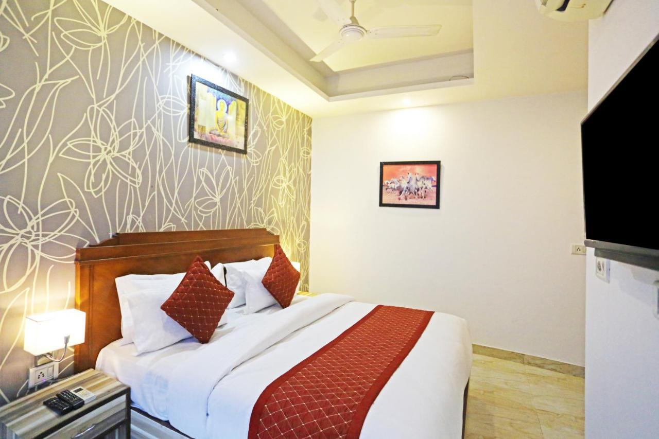 Hotel The Best Near Delhi Airport Nova Deli Exterior foto