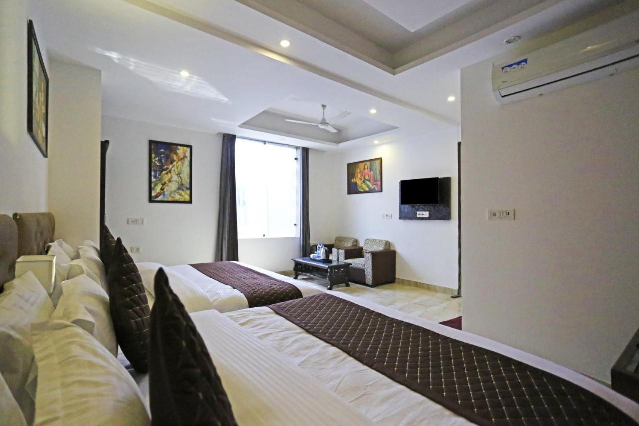 Hotel The Best Near Delhi Airport Nova Deli Exterior foto